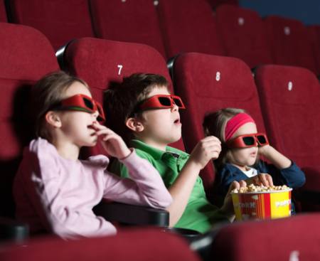 Kinder, Beobachtung, Film, Popcorn, Sitze, rot Agencyby - Dreamstime