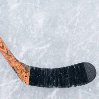 Pixwords Das Bild mit kleben, hockey, eis, weiß, schwarz Volkovairina