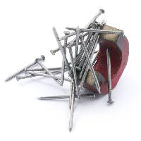 Pixwords Das Bild mit Nägel, Stahl, scharf, Objekt Tommason