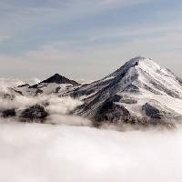 Pixwords Das Bild mit Berg, Schnee, Nebel, Hagel Vronska - Dreamstime