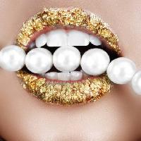 Pixwords Das Bild mit Mund, perle, perlen, Zähne, Gold, Lippen, golden, Frau Luba V Nel (Lvnel)