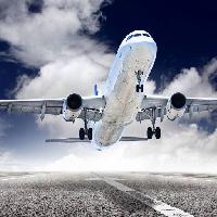 Pixwords Das Bild mit Flugzeug, Start- und Landebahn, Himmel, Wolken Policas69