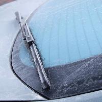 Pixwords Das Bild mit Eis, Kälte, Auto, Wind, schild, Fenster, Frost Mariankadlec